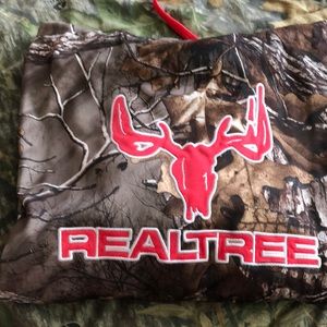 NWT Realtree women’s sweatshirt
